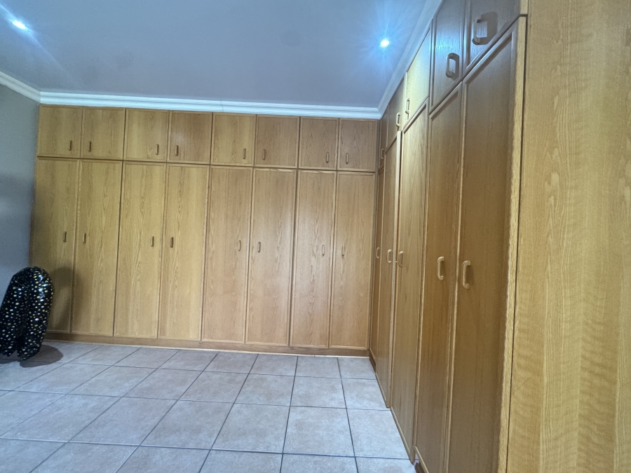 4 Bedroom Property for Sale in Neserhof North West